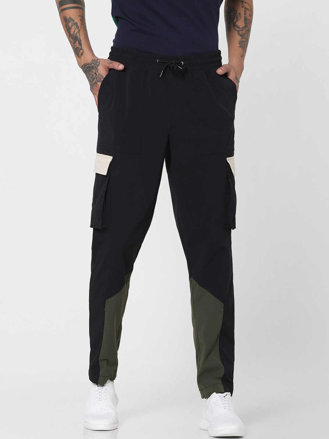 

Jack & Jones Men Mid-Rise Cotton Cargo Trousers, Black