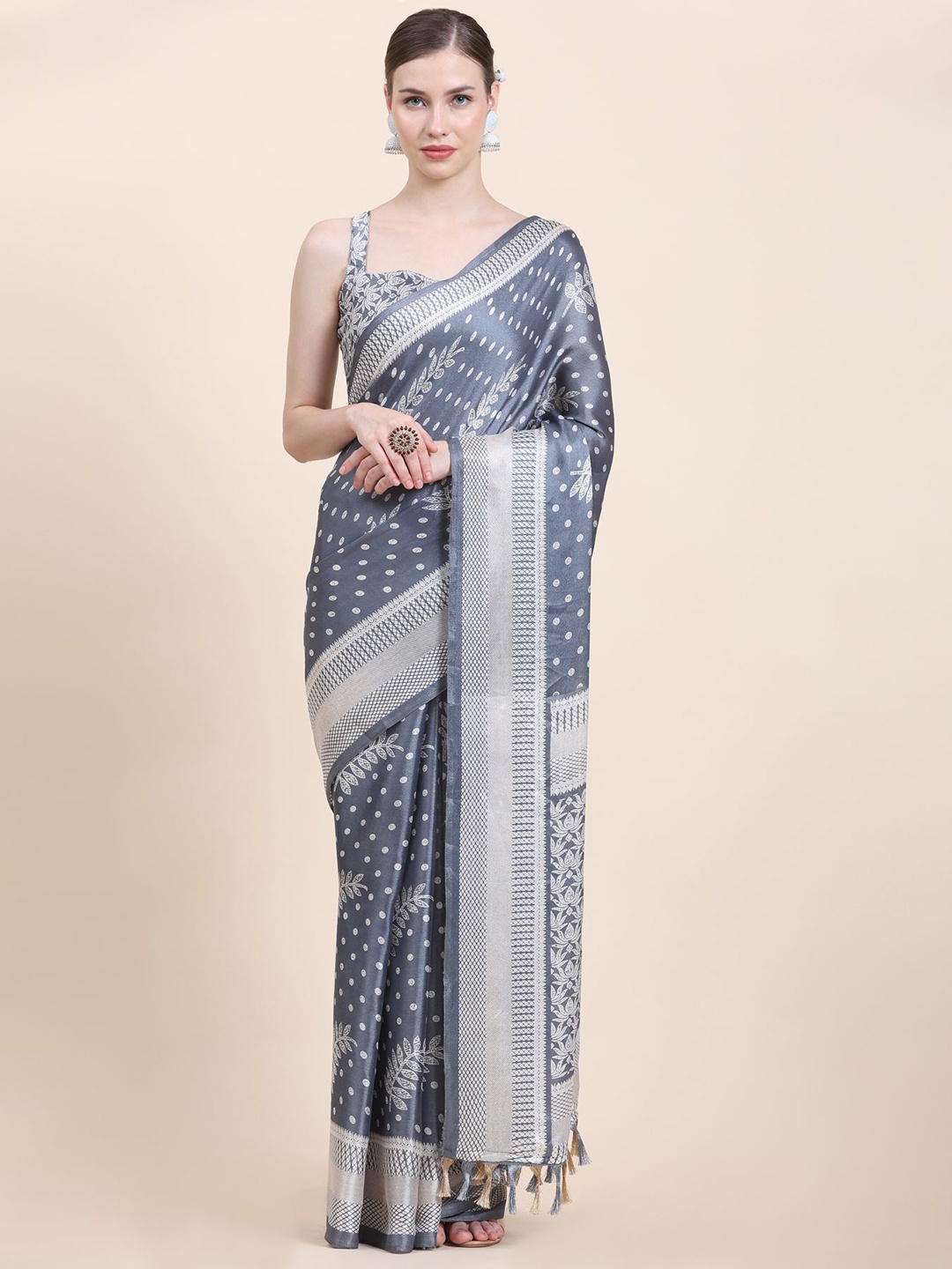 

Phenav Ethnic Motifs Block Printed Silk Cotton Saree, Grey