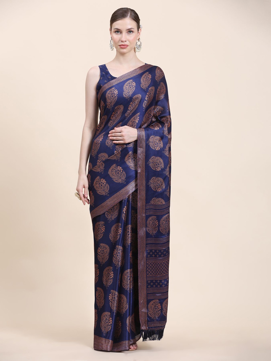 

Phenav Ethnic Motifs Printed Block Print Saree, Navy blue