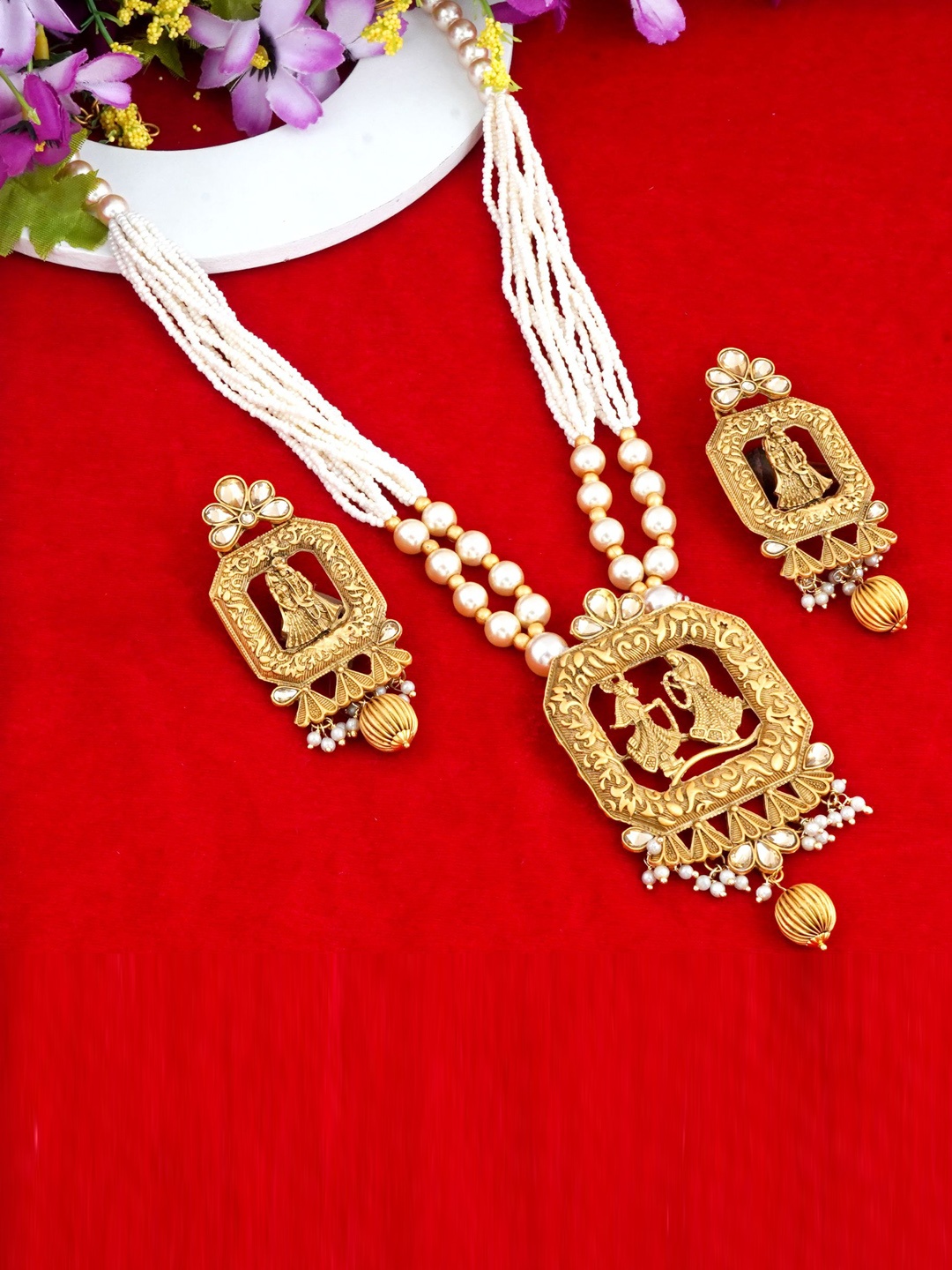 

MANSIYAORANGE Gold-Plated Stone-Studded Temple Necklace & Earrings