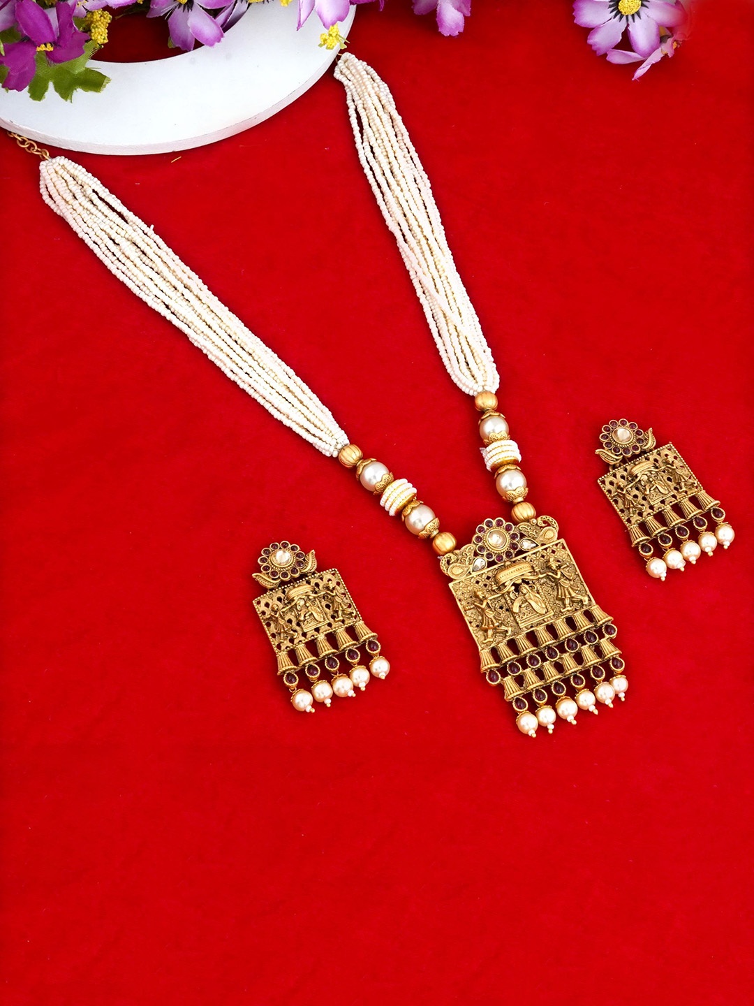 

MANSIYAORANGE Gold-Plated Stone Studded & beaded Temple Theme Necklace & Earrings