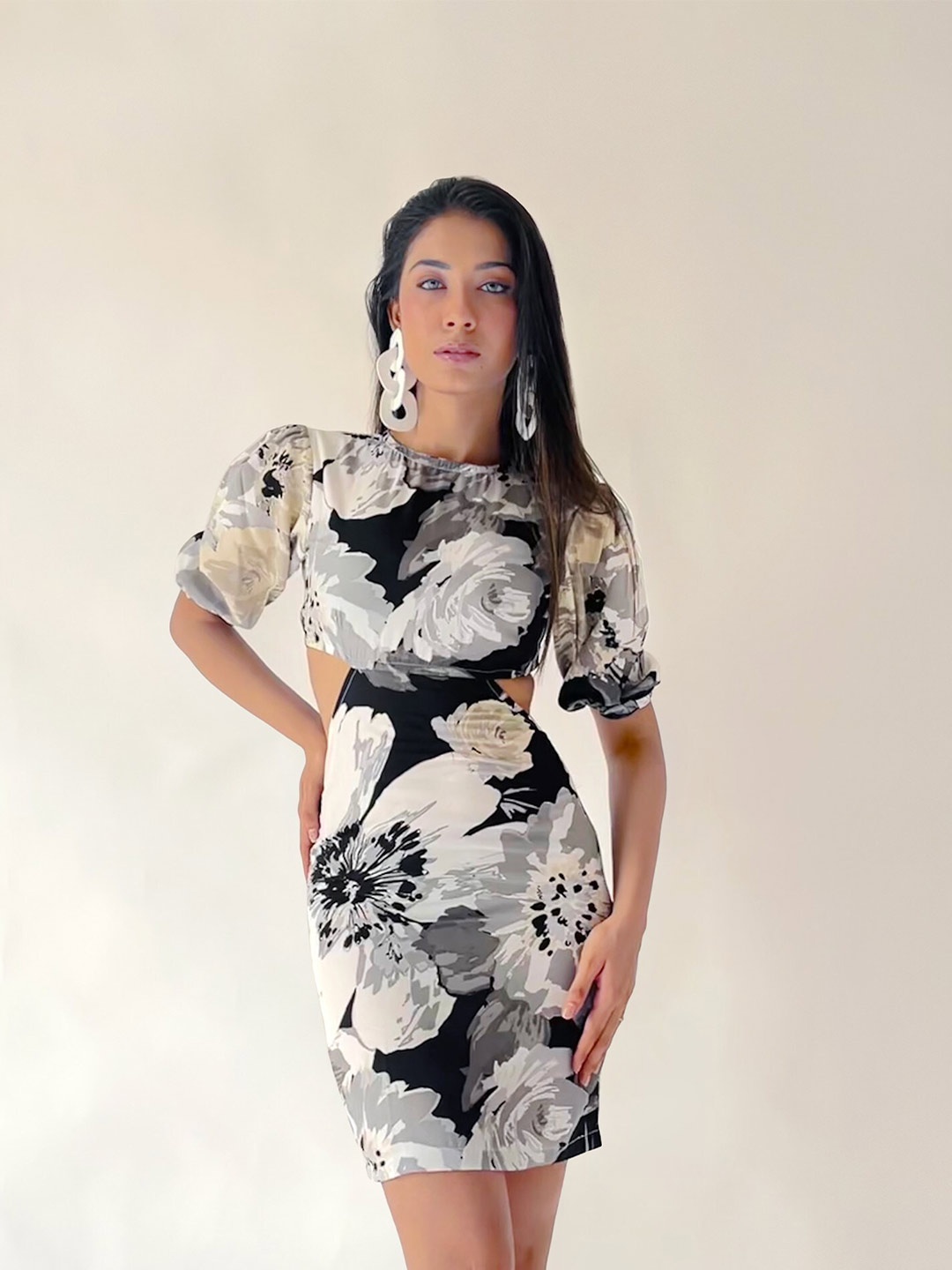 

Taggd Floral Printed Crepe Cut-Out Bodycon Dress, White