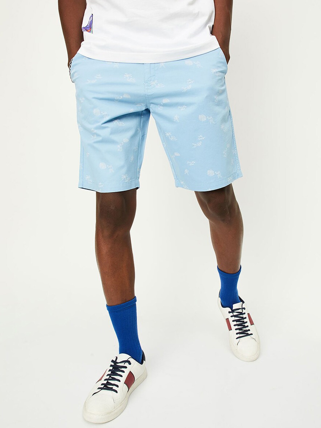 

max Men Conversational Printed Pure Cotton Chino Shorts, Blue
