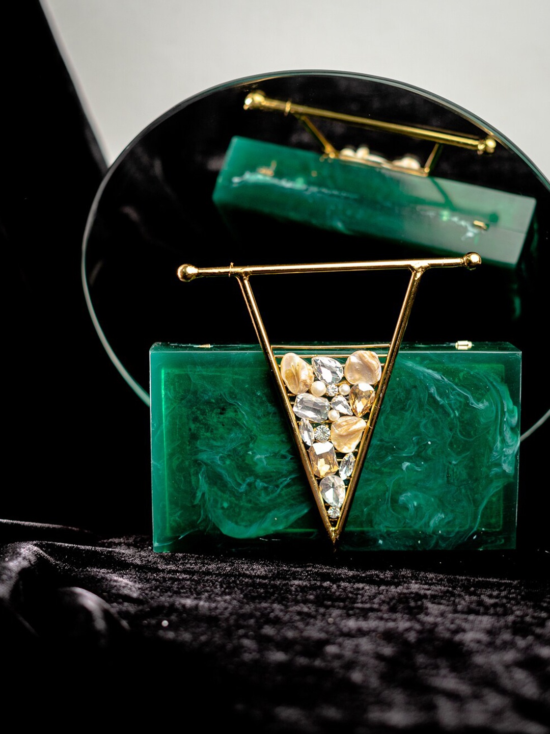 

NR By Nidhi Rathi Women Embellished Box Clutch, Green