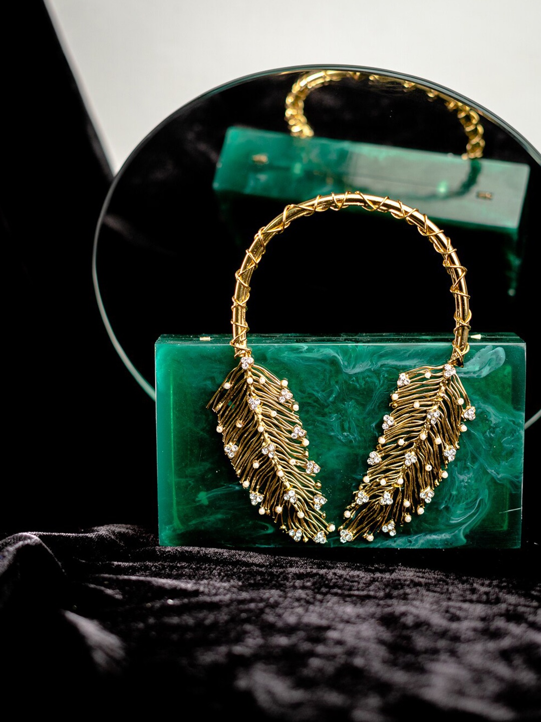 

NR By Nidhi Rathi Women Embellished Box Clutch, Green