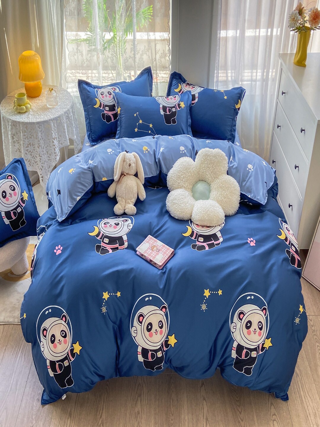 

JC Collection Blue & White Conversational Printed Double XL Bedding Set