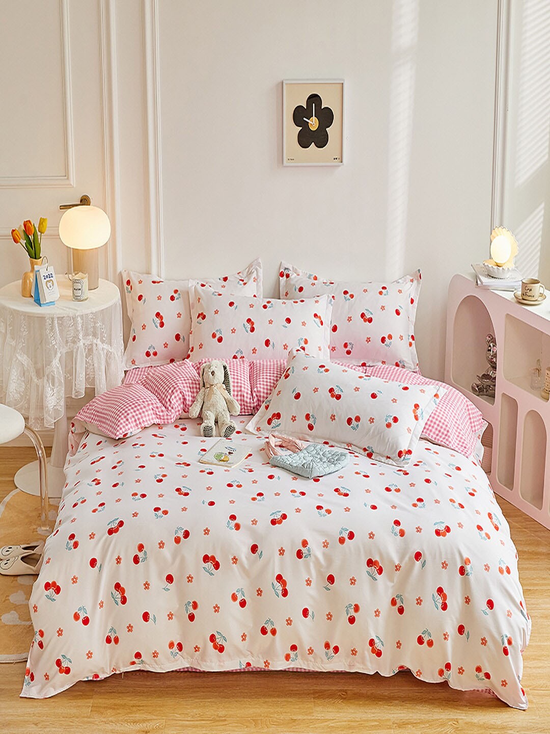 

JC Collection White & Red Printed Double King Bedding Set