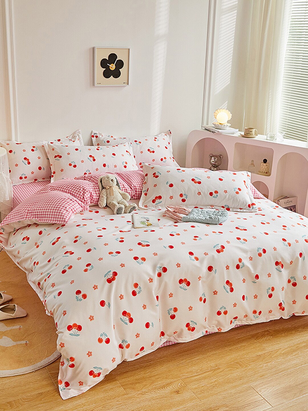 

JC Collection White & Red Self-Designed Single Bed Bedding Set