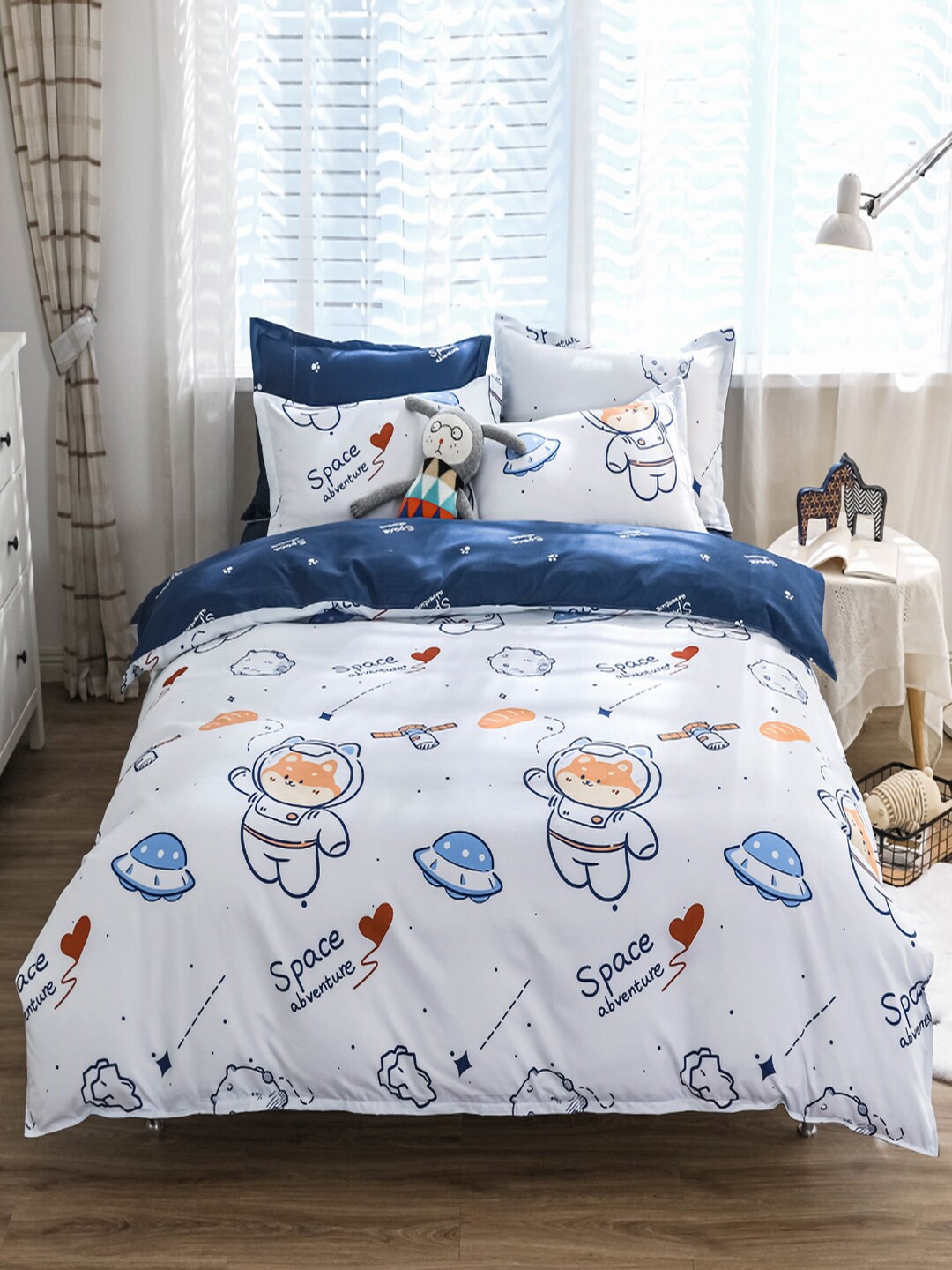 

JC Collection White & Navy-Blue Printed Single Bed Bedding Set