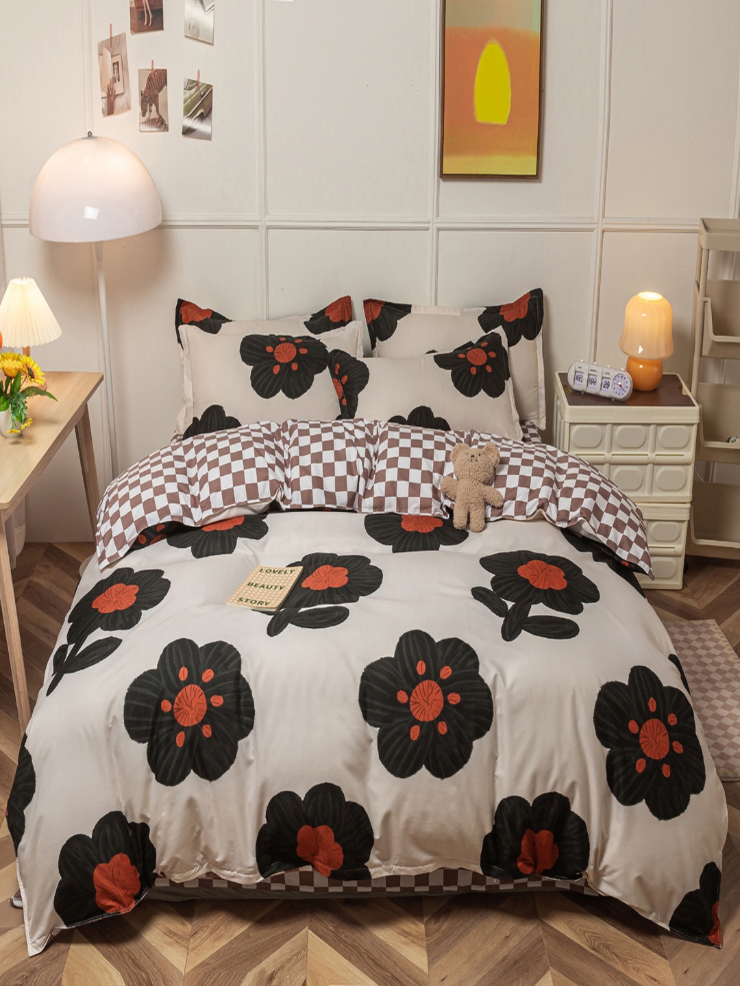 

JC Collection White & Black Floral Printed Double Queen Bedding Set