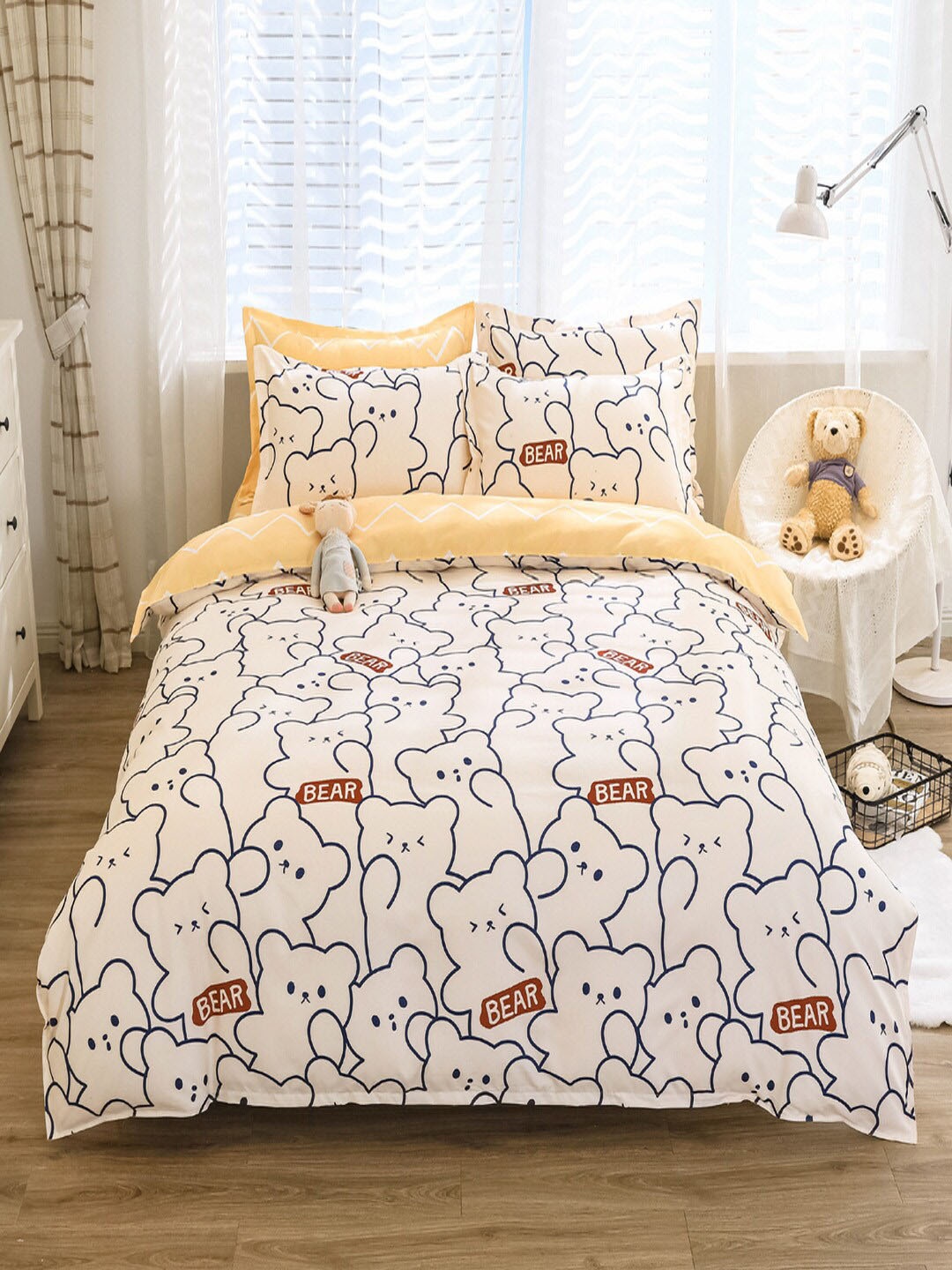 

JC Collection Yellow & White Printed Double Queen Bedding Set