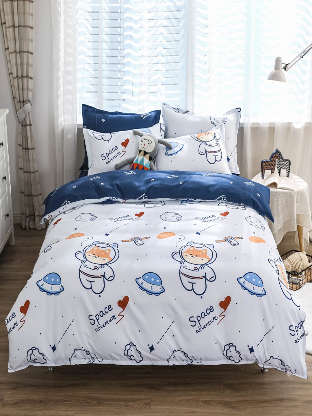 

JC Collection White & Navy Blue Printed Double XL Bedding Set