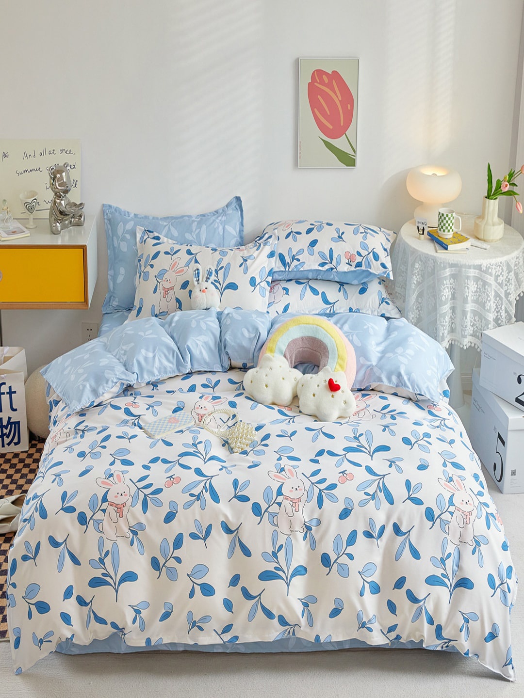 

JC HOME Blue & White Printed Double King Bedding Set