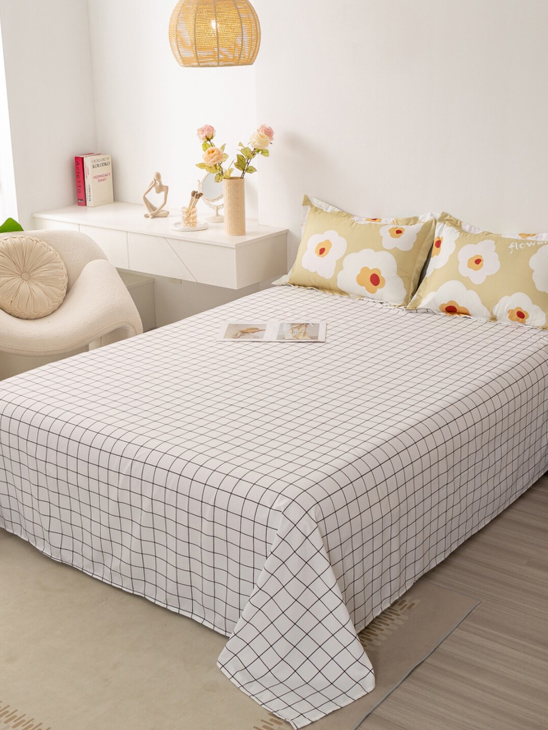 

JC Collection White & Yellow Colored Floral Printed Double Extra Large Bedding Set