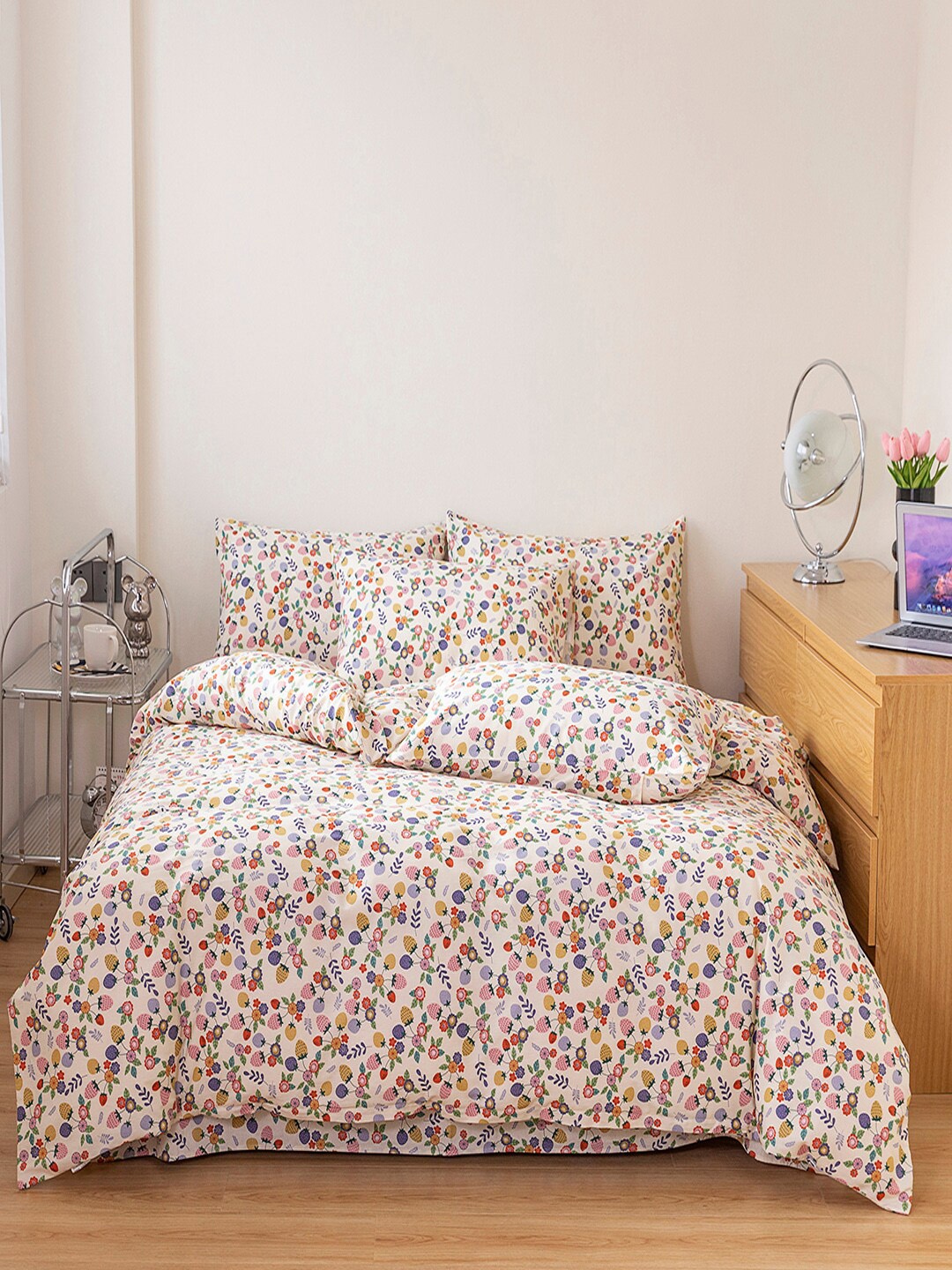 

JC HOME Off-White & Pink Double Queen Printed Double King Bedding Set