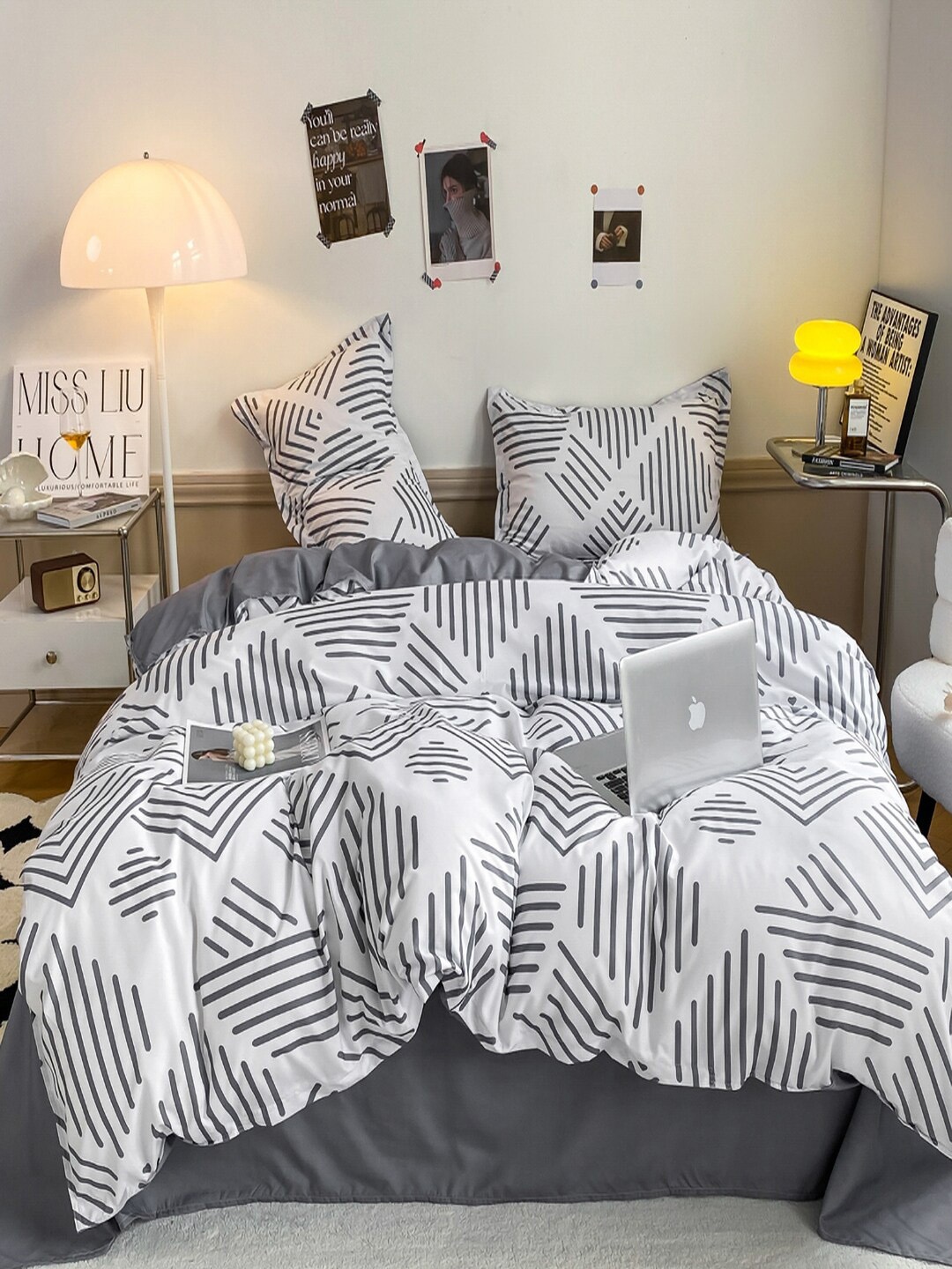 

JC HOME Grey & White Printed Double King Bedding Set