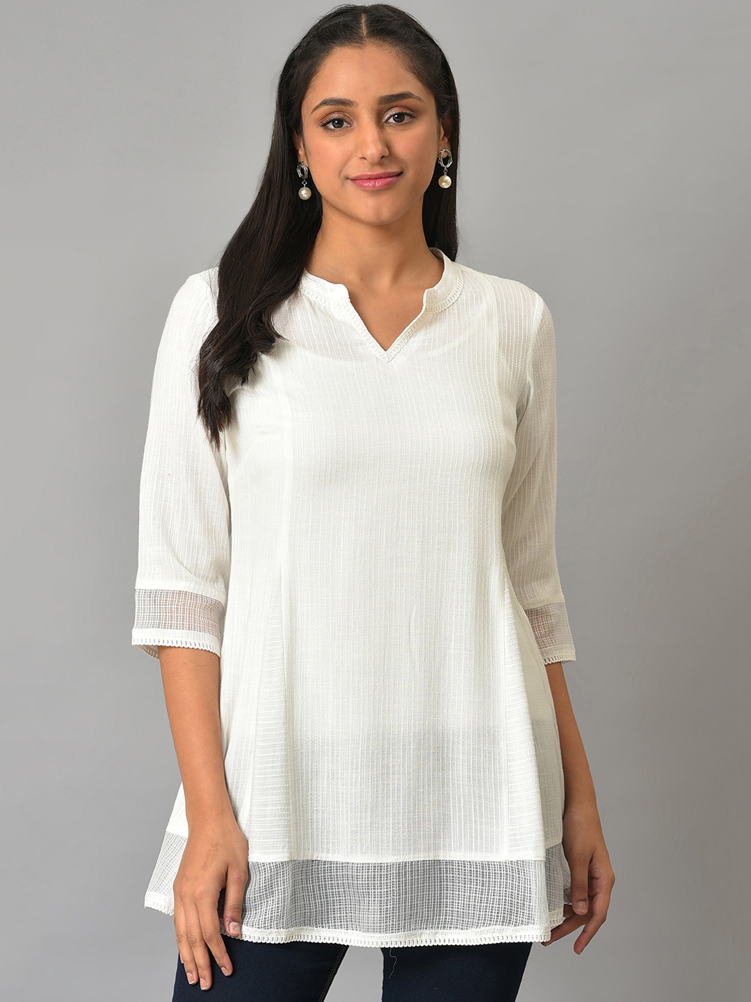 

AURELIA Mandarin Collar A-Line Kurti With Jeggings, Off white
