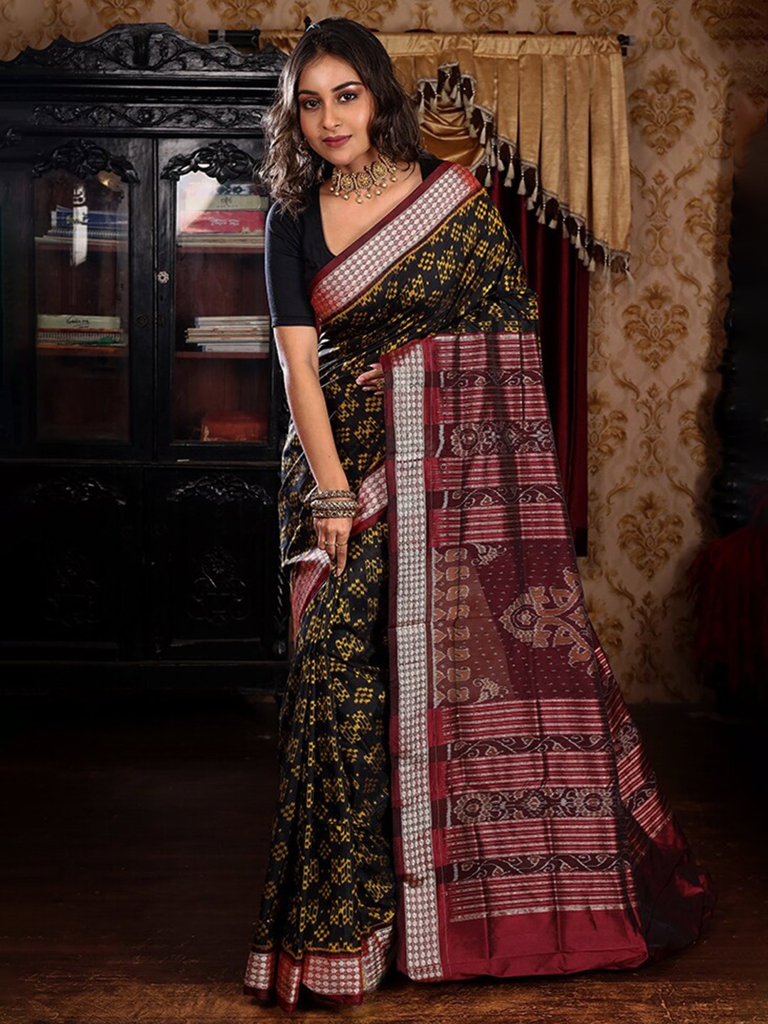 

AllSilks Ethnic Motifs Zari Pure Silk Bomkai silk Saree, Black