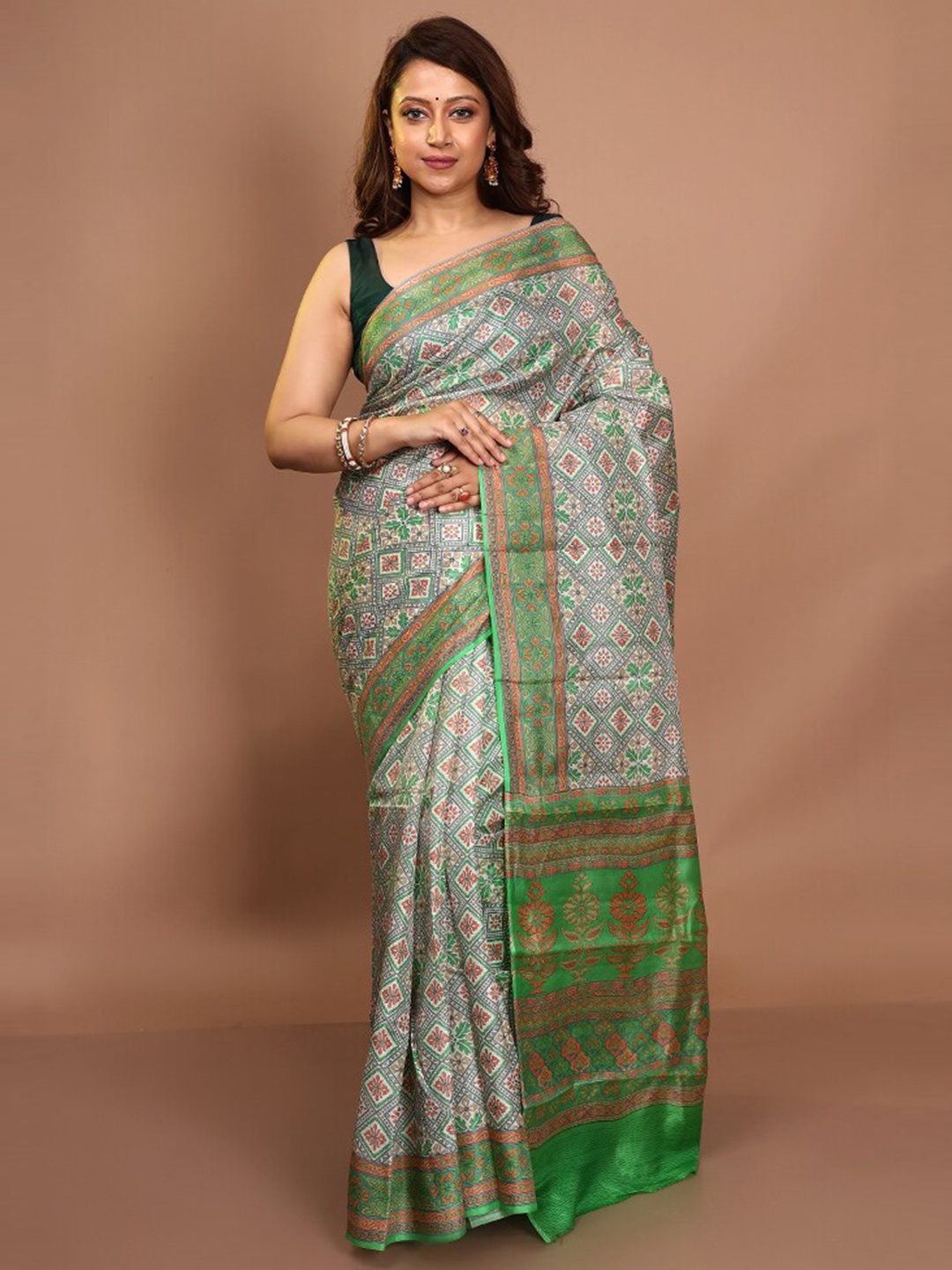 

AllSilks Ethnic Motifs Pure Silk Saree, Green