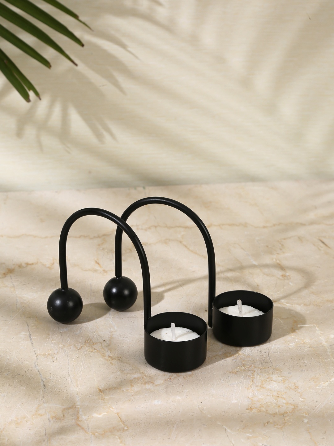 

Amoliconcepts Black 2 Pieces Minimal Tea Light Holders