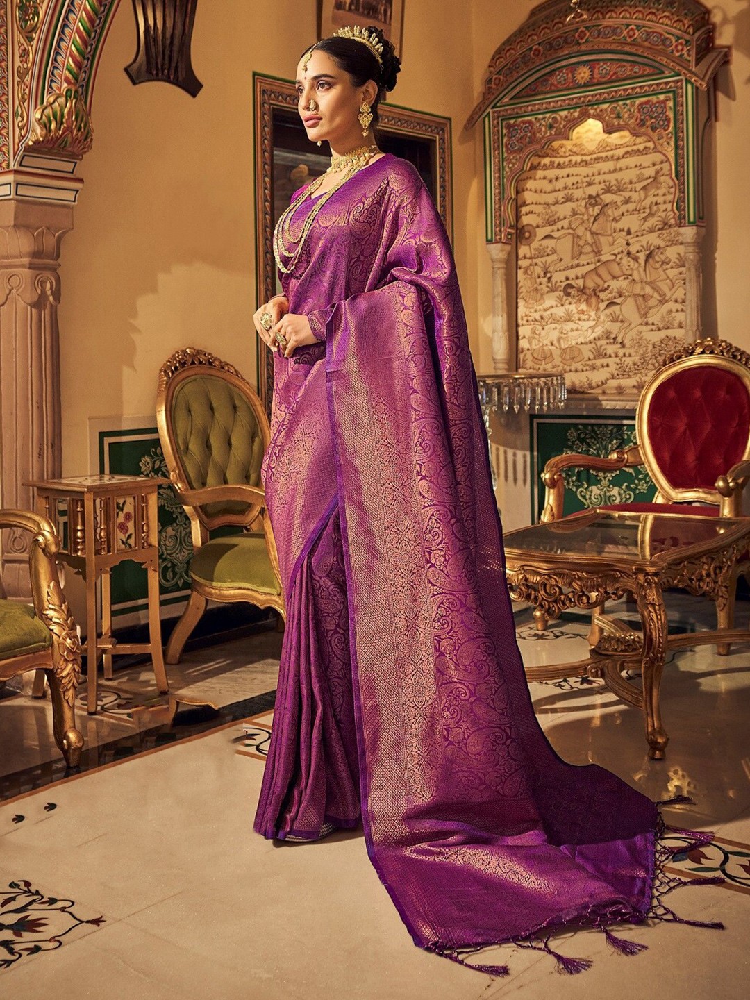 

Mitera Purple & Copper-Toned Paisley Woven Design Zari Handloom Banarasi Saree