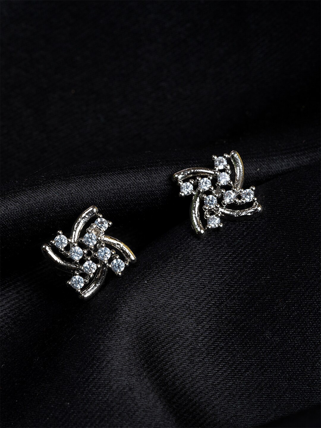 

HOUSE OF ARLI Rhodium-Plated Floral Studs Earrings, Silver