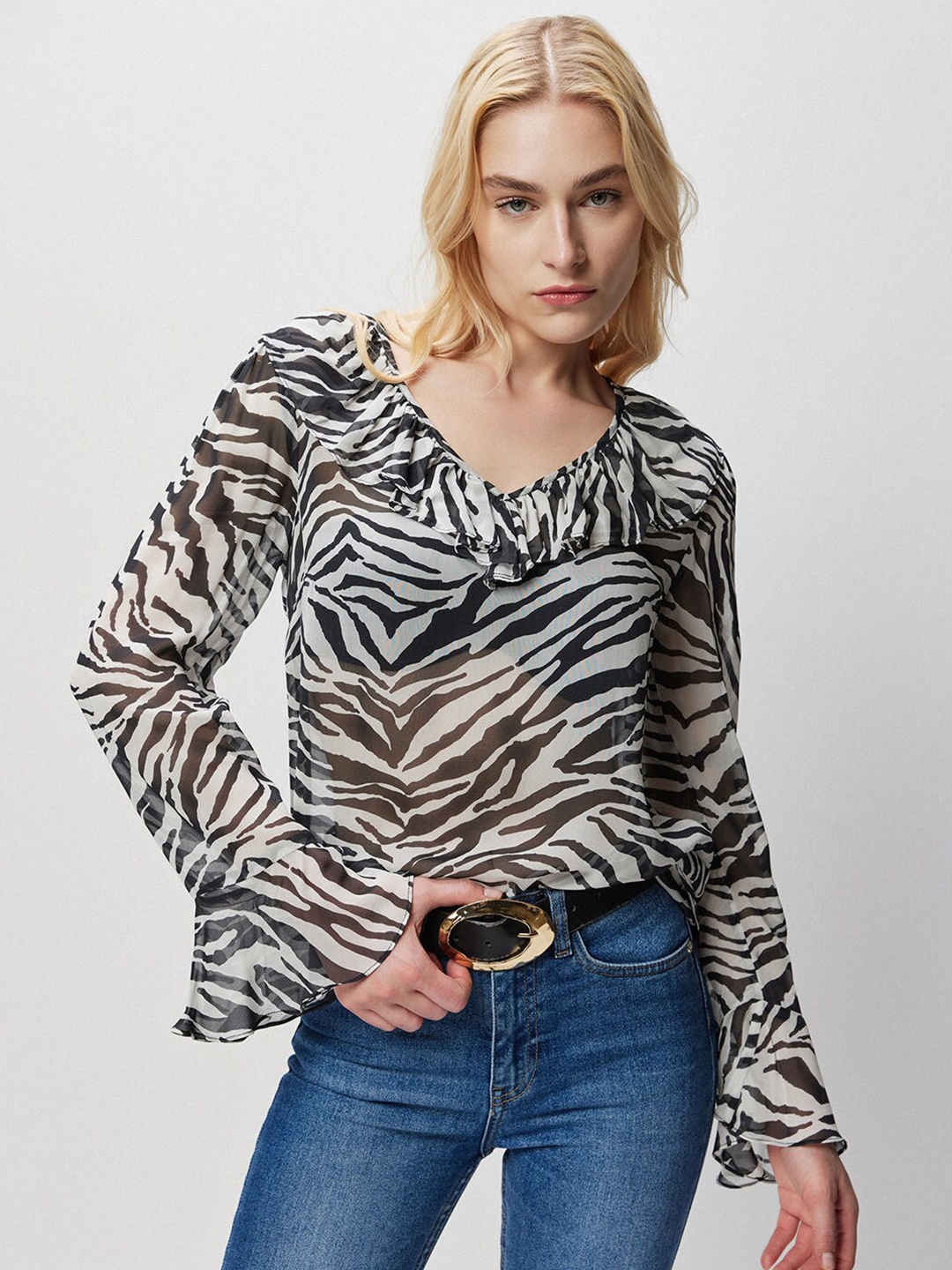 

COVER STORY White & Black Animal Printed Bell Sleeve Top