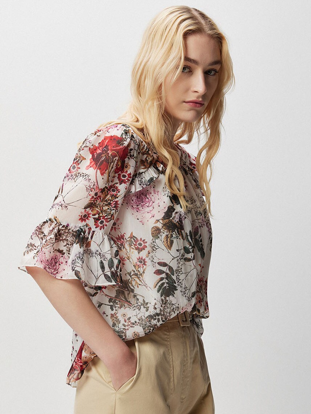 

COVER STORY Off-White Floral Printed Round Neck Bell Sleeve Top