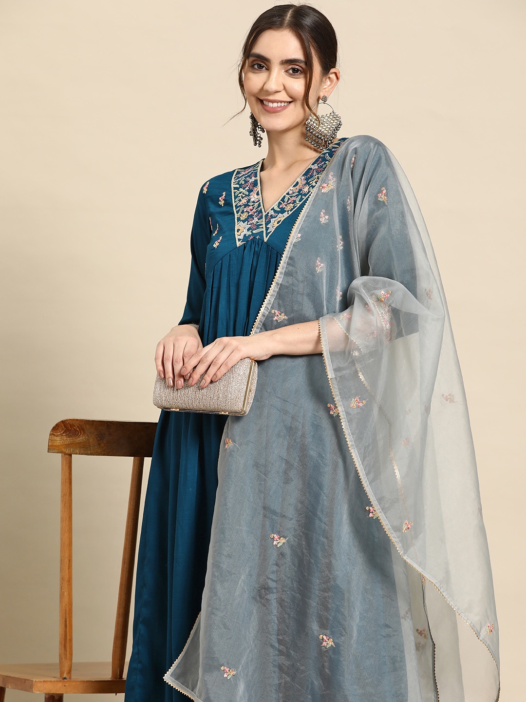 

Sangria Floral Embroidered Empire Thread Work Kurta With Palazzos & Dupatta, Navy blue