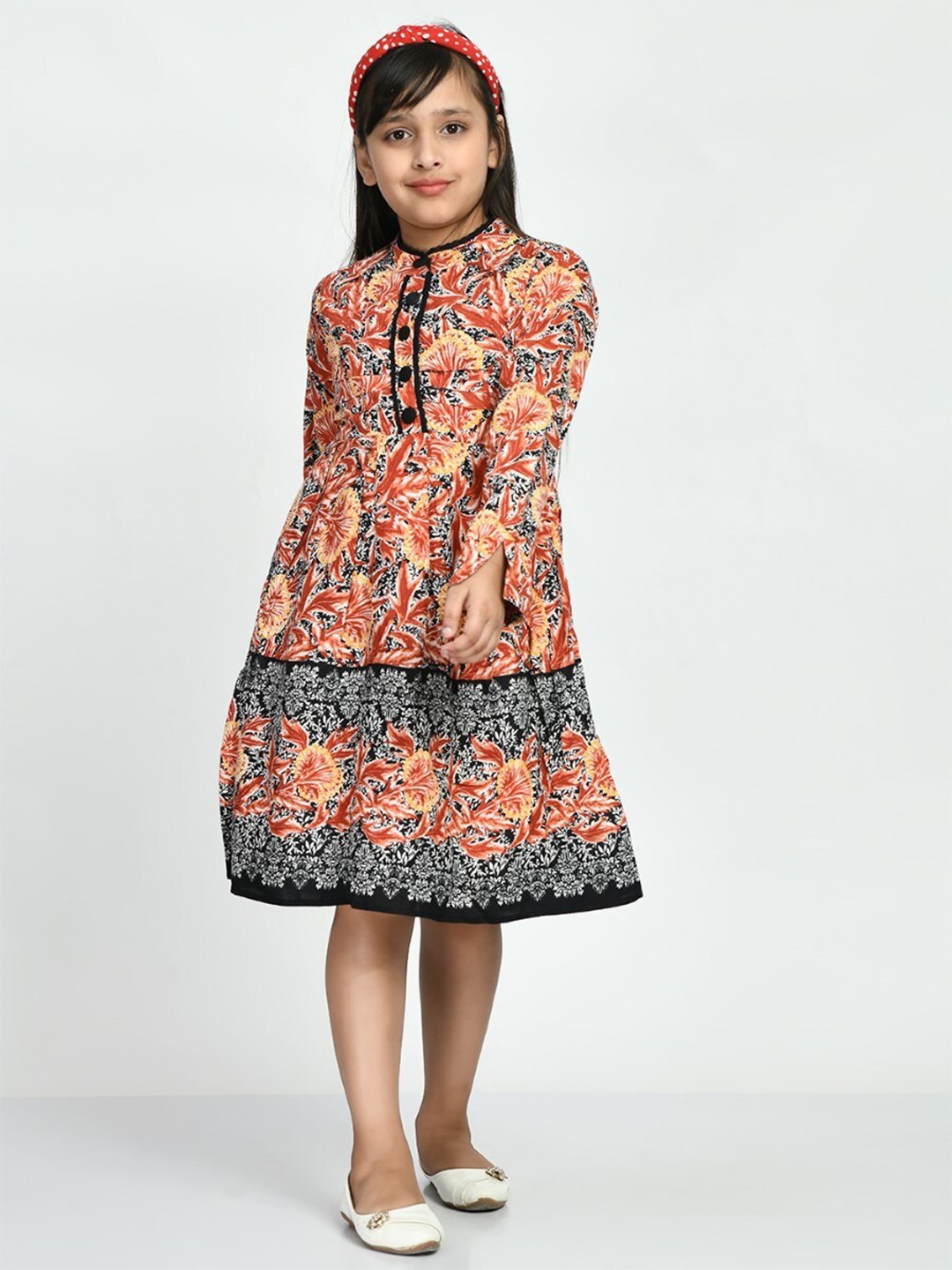 

Bella Moda Girls Floral Printed Pure Cotton Fit & Flare Dress, Black