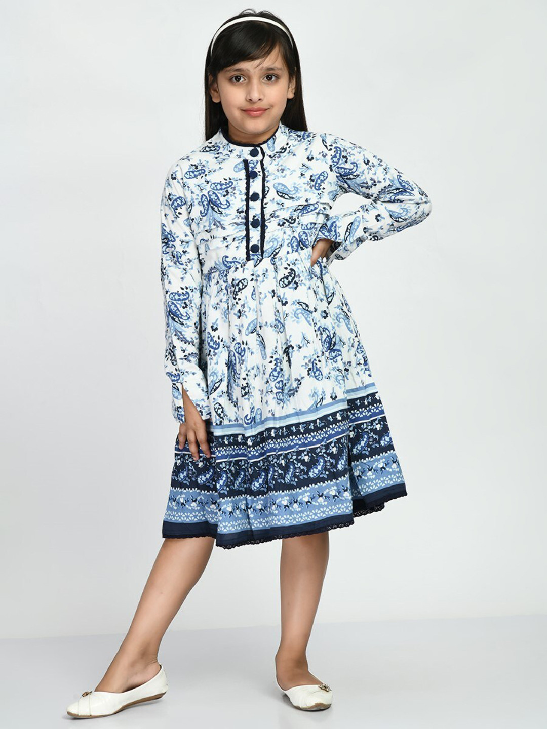 

Bella Moda Girls Floral Printed Pure Cotton Fit & Flare Dress, White