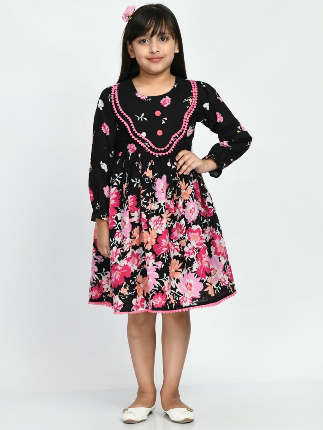 

Bella Moda Girls Floral Printed Pom-Pom Detail Pure Cotton Fit & Flare Dress, Black