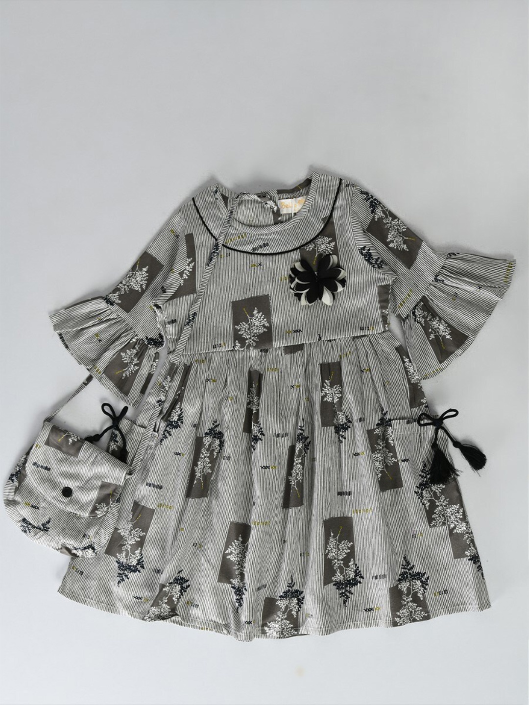 

Bella Moda Girls Floral Printed Pure Cotton Fit & Flare Dress With Sling Bag, White