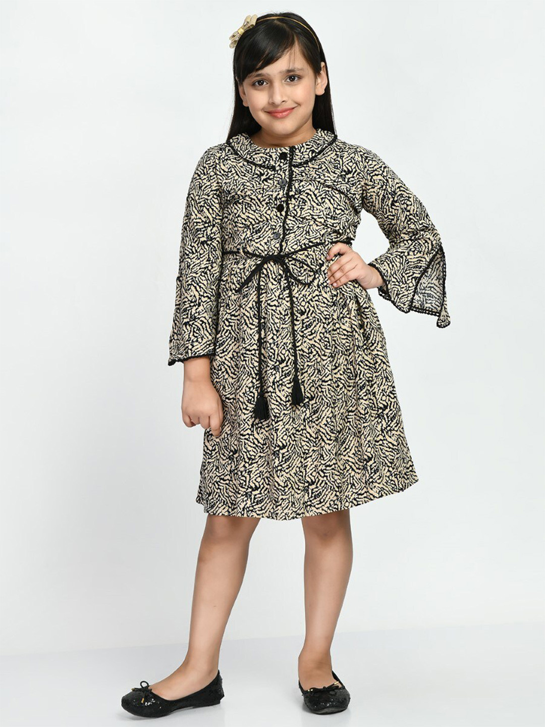 

Bella Moda Girls Abstract Printed Flared Sleeves Pure Cotton A-Line Dress, Black
