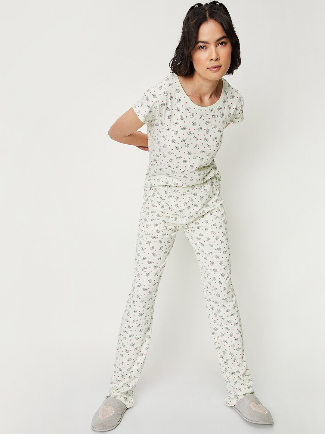 

max Green & Black Conversational Printed Pure Cotton Night Suit