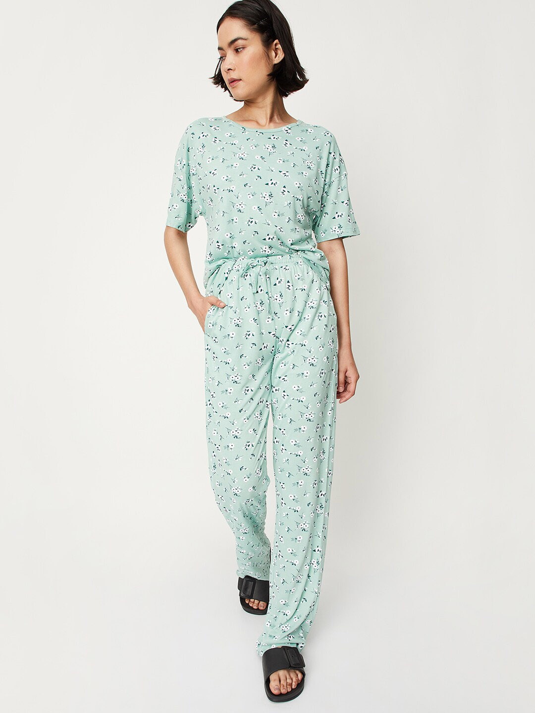

max Green & White Floral Printed Pure Cotton Night Suit