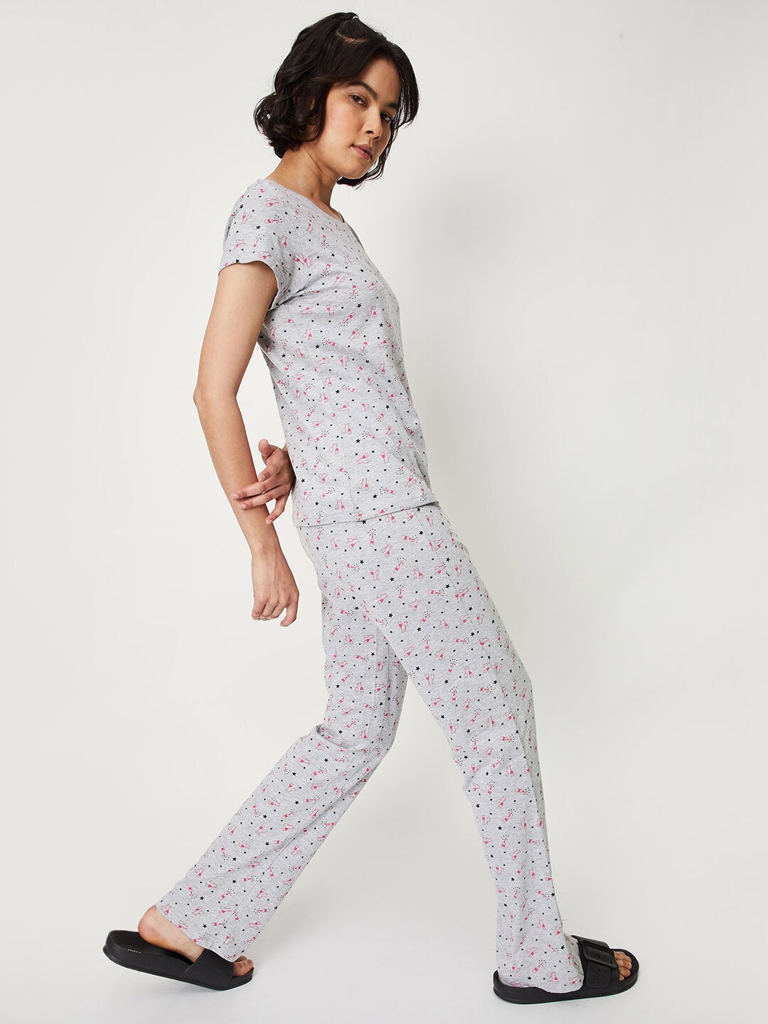 

max Conversational Printed Night Suit, Grey
