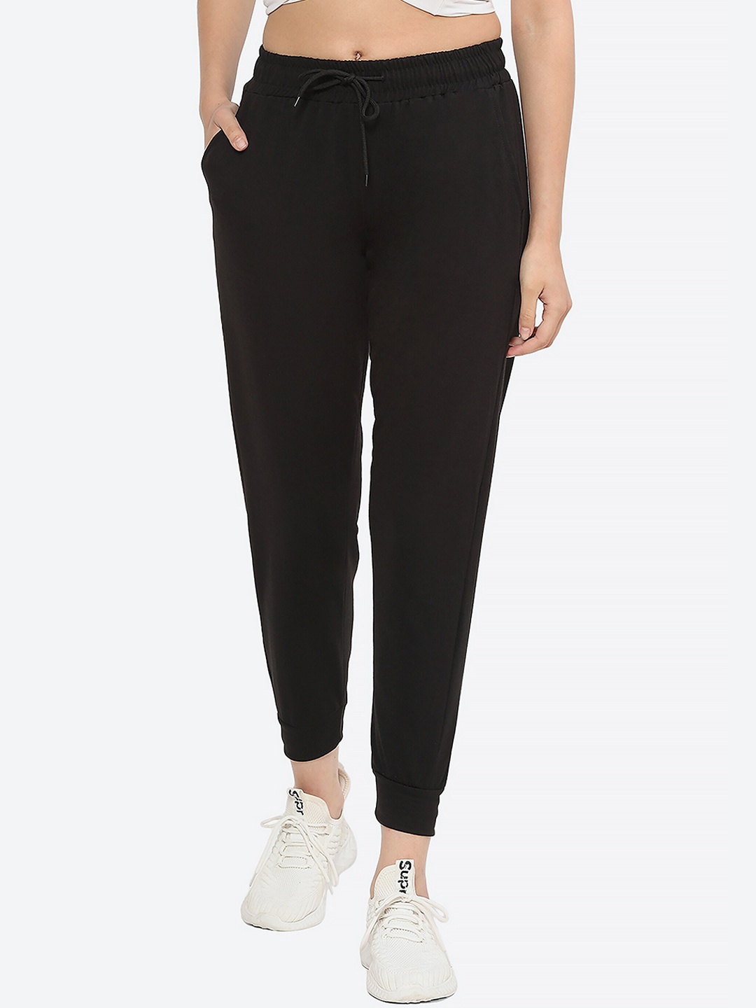 

Fashionable Women Mid-Rise Cotton Sports Joggers, Black
