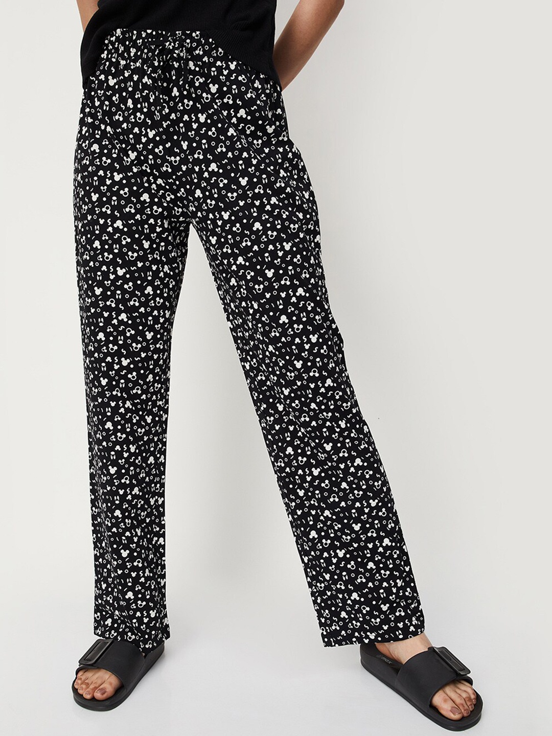 

max Women Black & White Mickey Mouse Printed Pure Cotton Lounge Pants