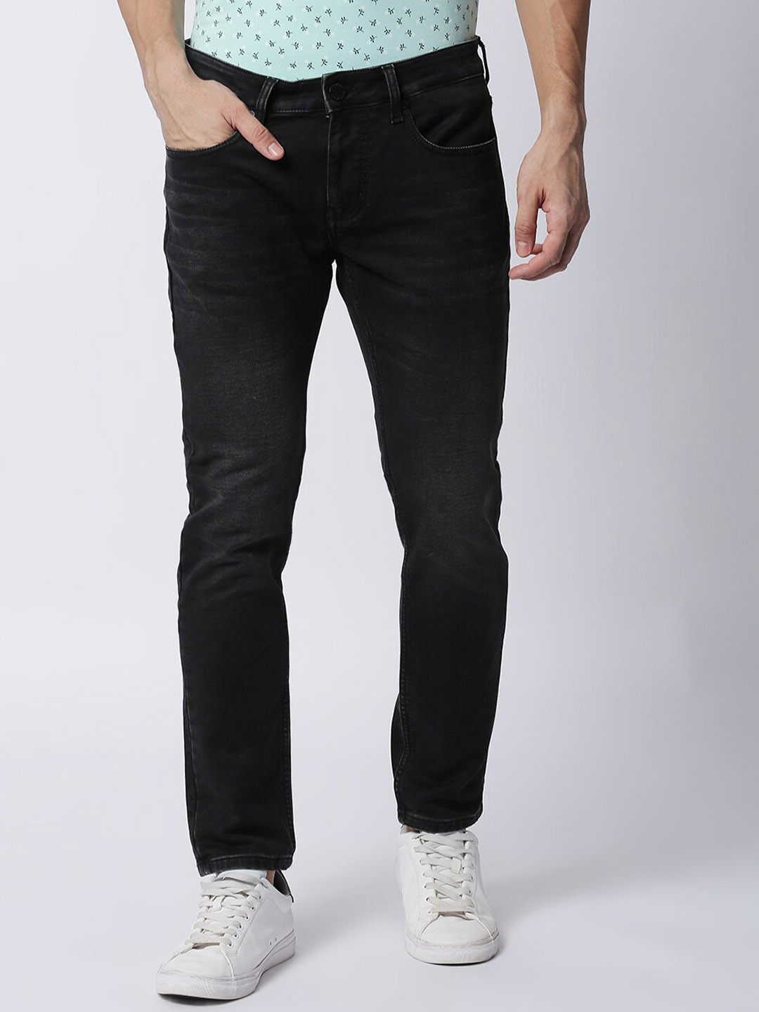 

DRAGON HILL Men Straight Fit Mid-Rise Light Fade Jeans, Black