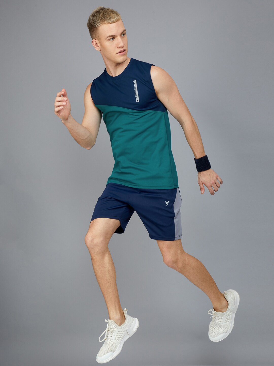

Technosport Colourblocked Antimicrobial Slim Fit T-shirt, Teal