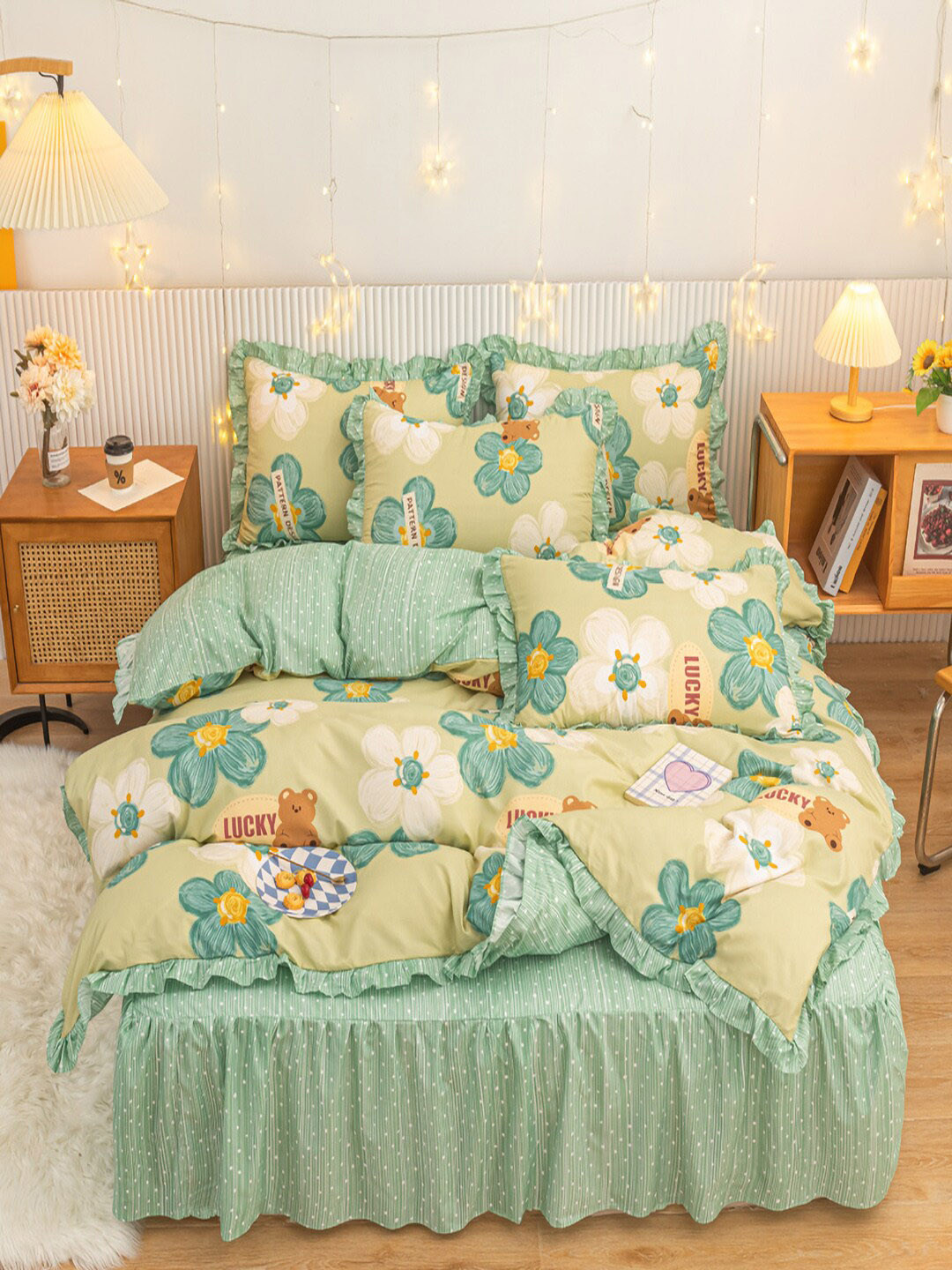 

JC HOME Green Printed Double Queen Bedding Set
