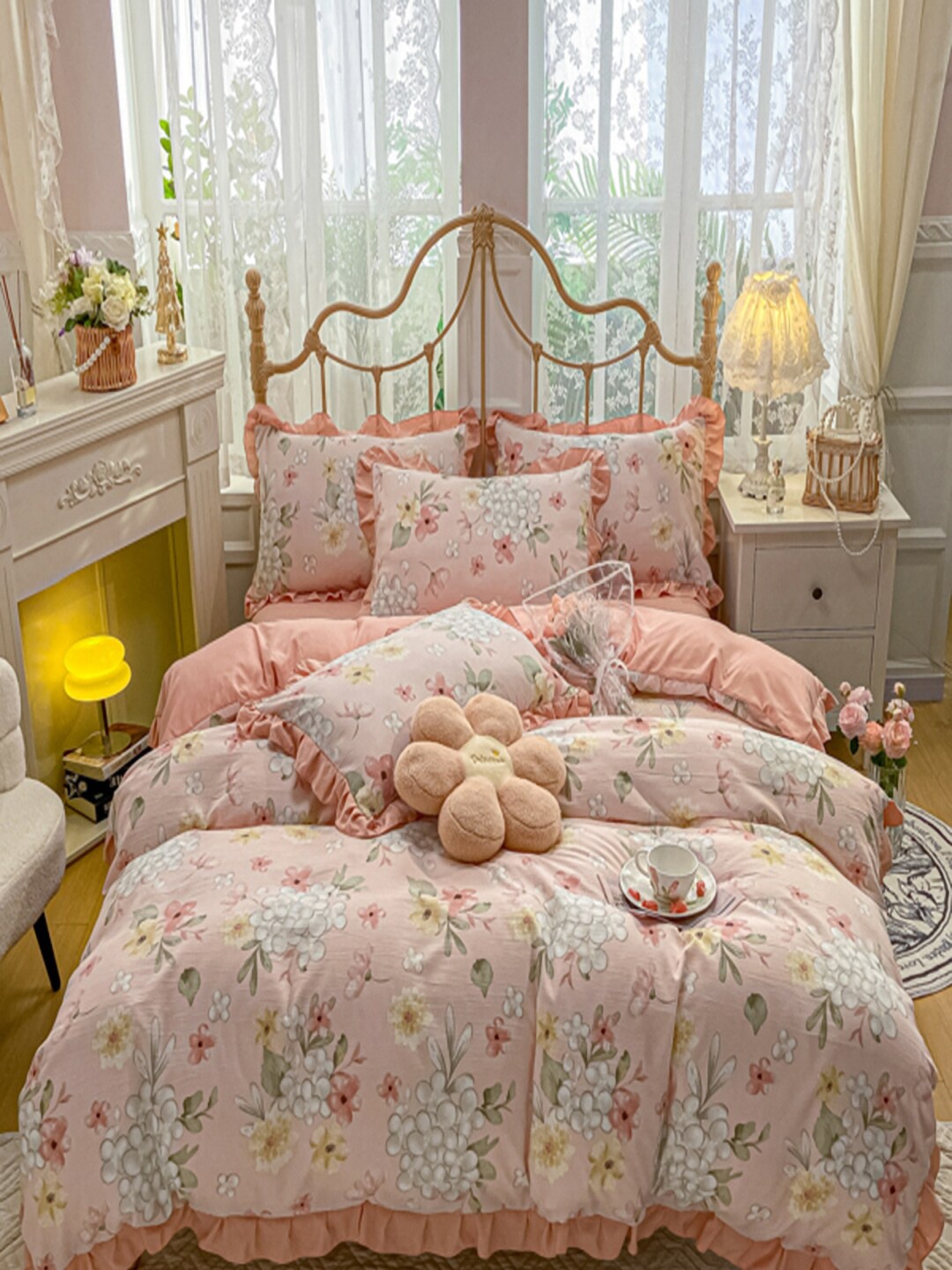 

JC HOME Peach Coloured White Floral Printed Double Queen Bedding Set