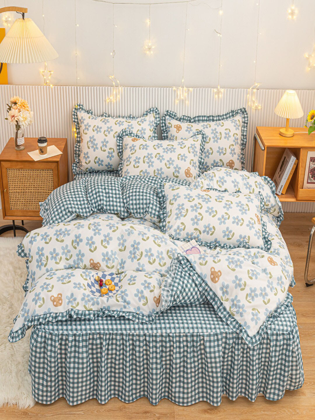 

JC HOME 4-Pcs Blue & White Printed Double Queen Bedding Set