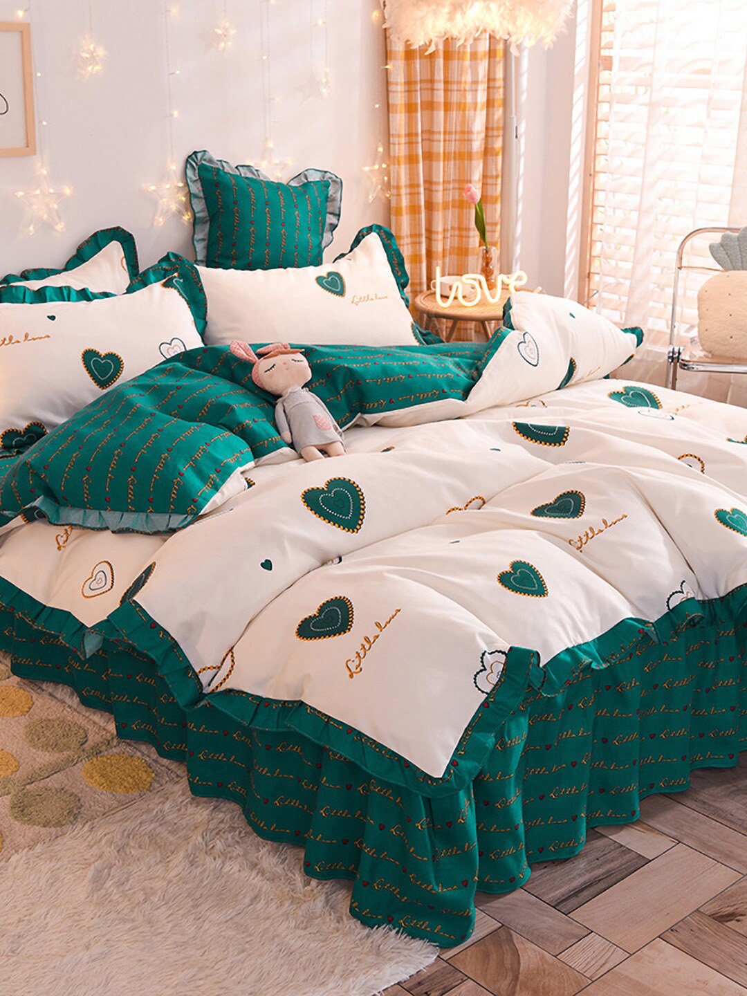 

JC HOME Green & White Printed Double King Bedding Set