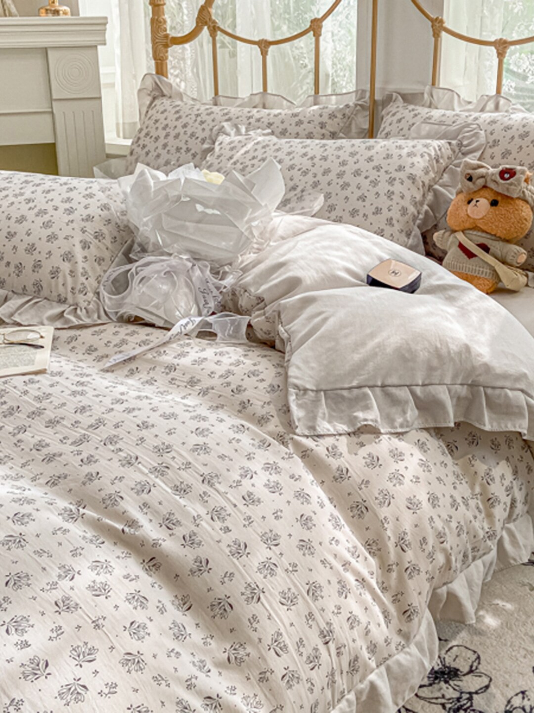 

JC Collection White & Grey Floral Printed Single Bedding Set