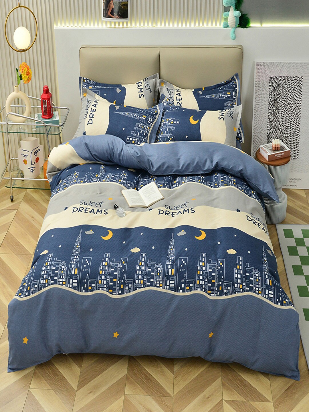 

JC HOME Beige & Blue Printed Double Queen Bedding Set