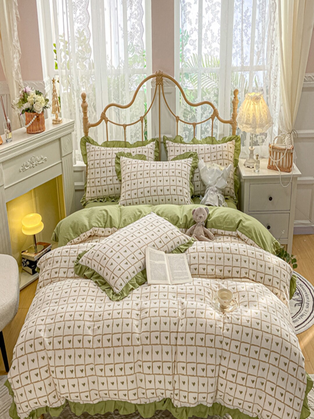 

JC HOME Green & Beige Printed Double Queen Bedding Set