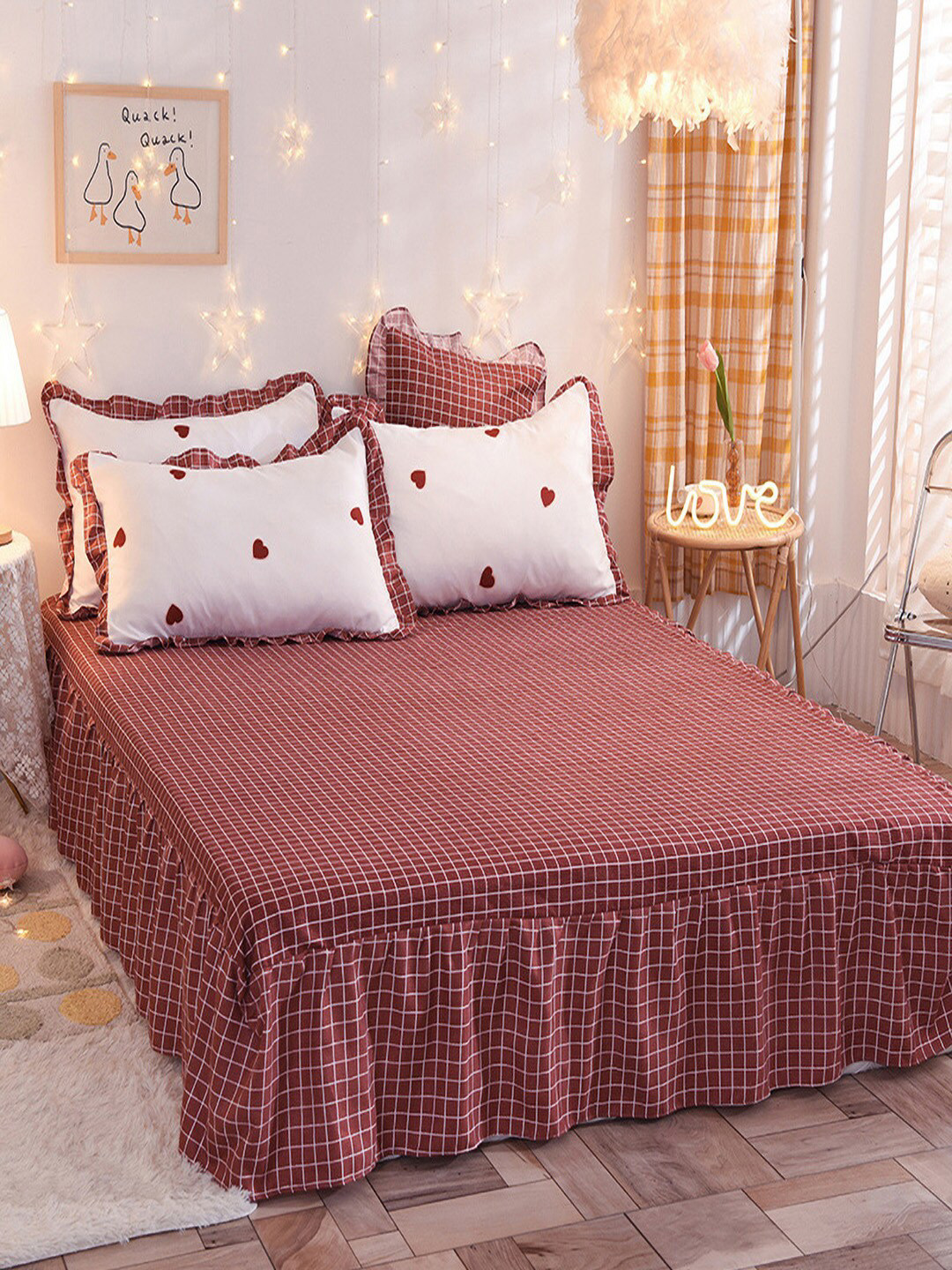

JC HOME Red & White Checked Double King Bedding Set