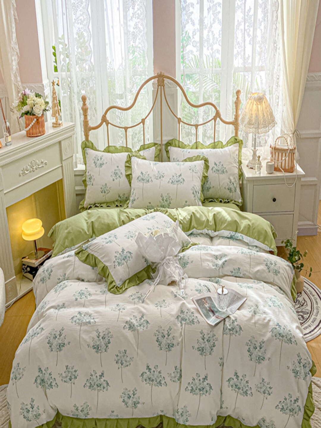 

JC HOME Green & White Floral Printed Double Queen Bedding Set